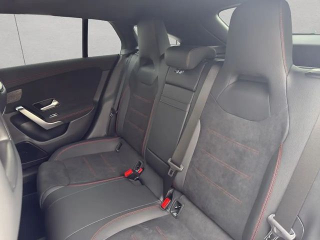 Mercedes-Benz CLA 200 CLA