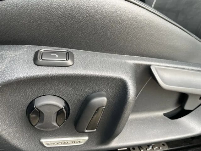 Volkswagen Passat 1.5 eTSI Business DSG