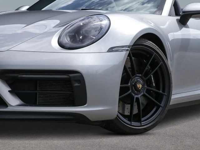 Porsche 992 4 Cabrio Carrera GTS