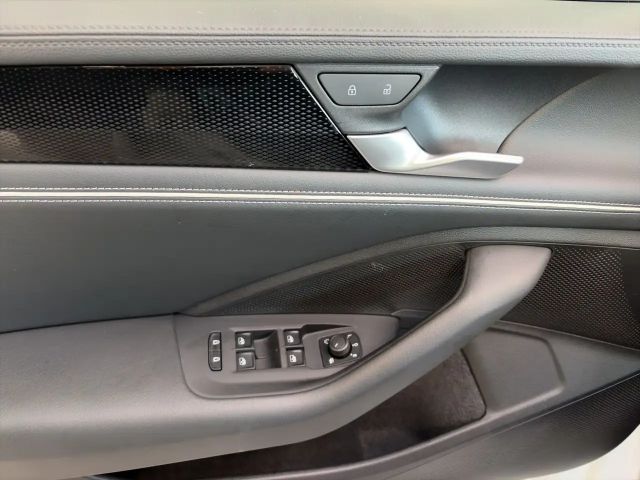 Volkswagen Passat 1.5 eTSI Business DSG Variant