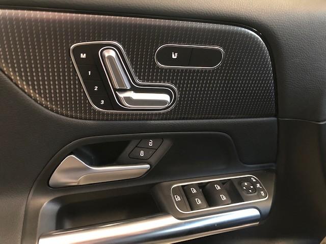 Mercedes-Benz B 180 Sedan