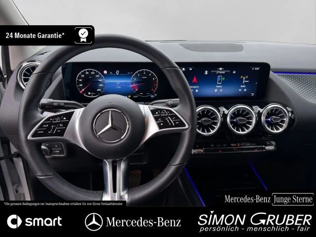 Mercedes-Benz B 200 Progressive Sedan