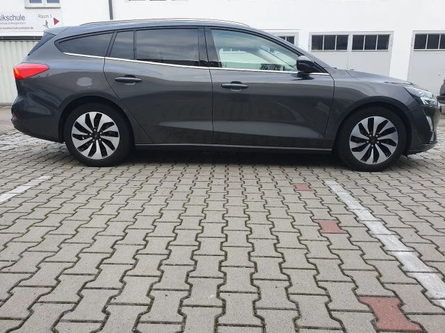 Ford Focus Cool & Connect Wagon