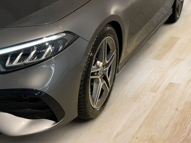 Mercedes-Benz A 180 AMG Line