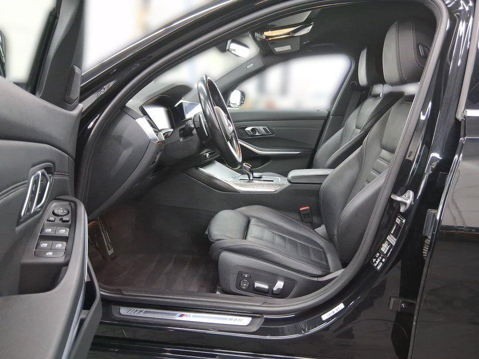 BMW 320 320i Sedan xDrive