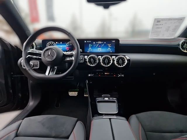 Mercedes-Benz CLA 200 AMG Line Coupé