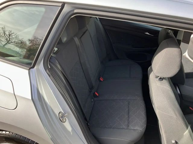 Volkswagen Golf 2.0 TDI DSG Life Variant