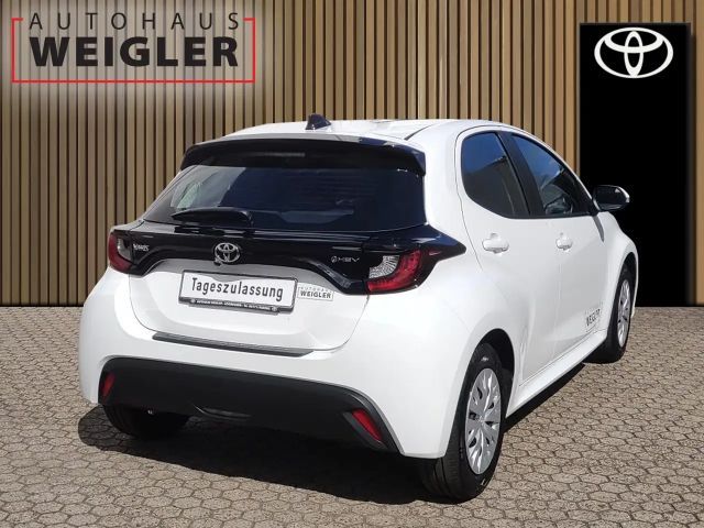 Toyota Yaris Business Hatchback