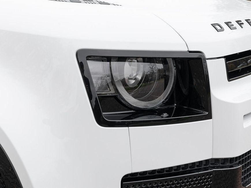 Land Rover Defender 110 Dynamic SE