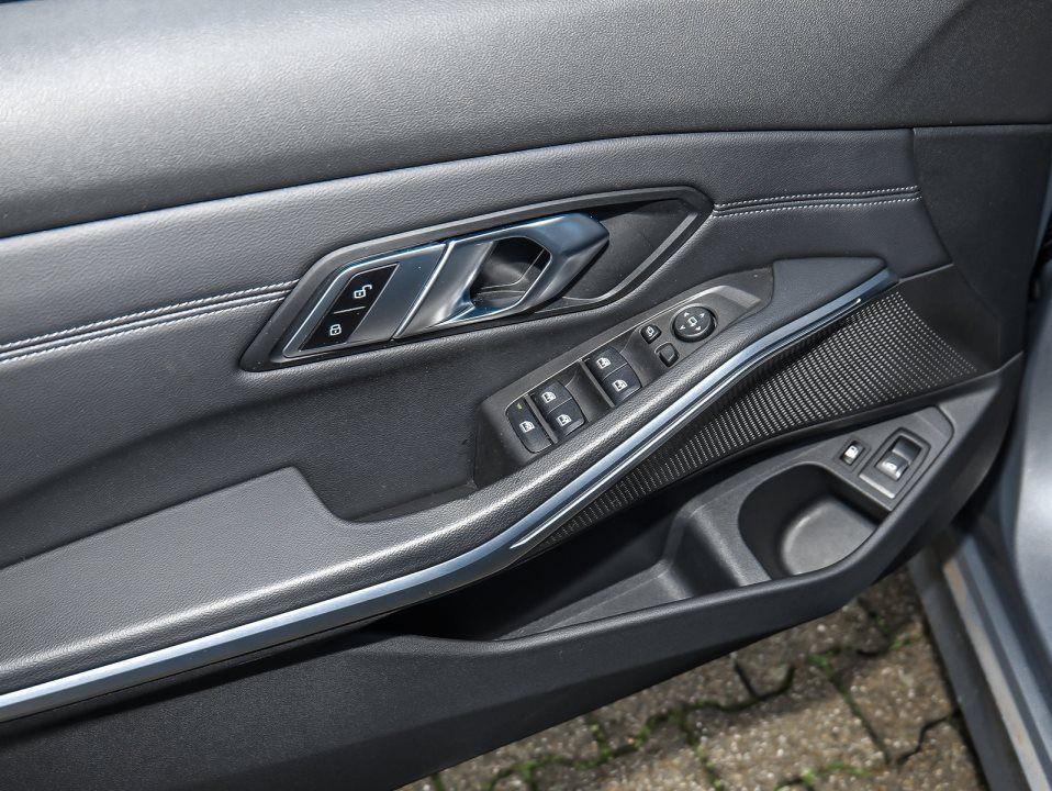 BMW 330 330e Touring