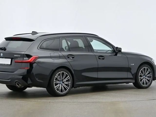 BMW 320 320e M-Sport Touring