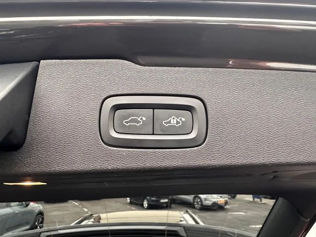 Volvo V60 AWD Dark Plus T6