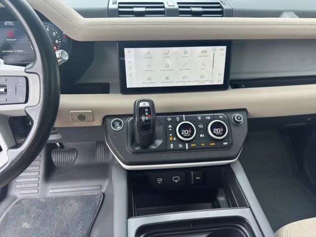 Land Rover Defender 110