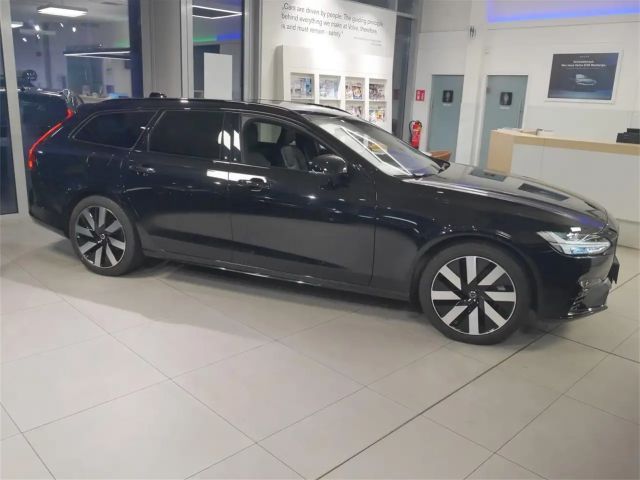 Volvo V90 AWD Dark Plus T6