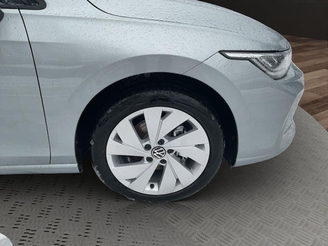 Volkswagen Golf 1.5 eTSI DSG
