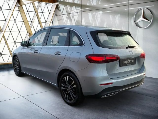 Mercedes-Benz B 180 Progressive Sedan