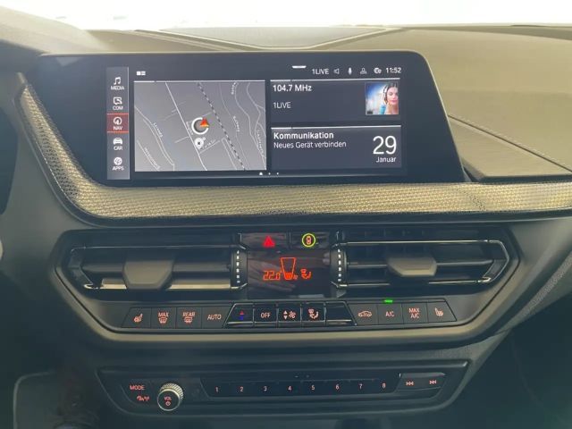 BMW 118 118i Sedan Sport Line