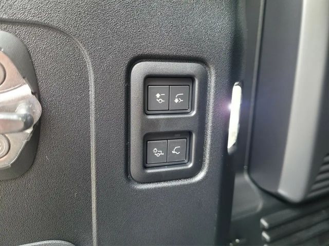 Land Rover Defender 110 D300 Dynamic HSE