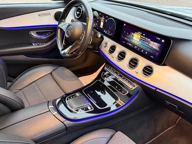 Mercedes-Benz E 220 E 220 d Sedan