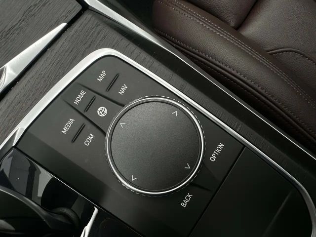 BMW 330 330e M-Sport xDrive