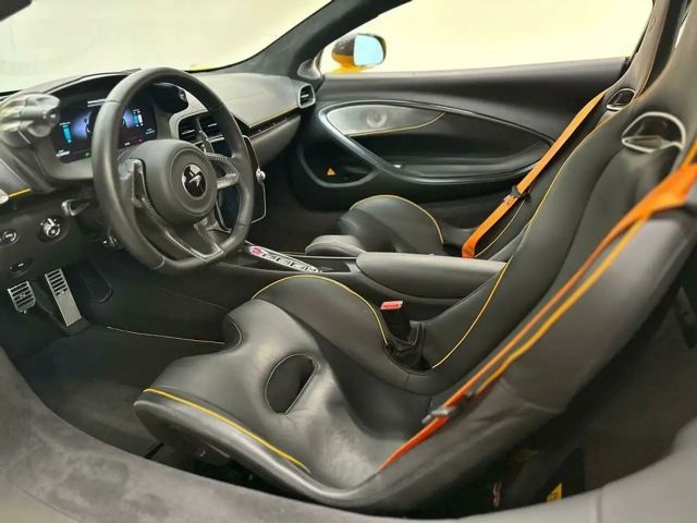 McLaren Artura Artura / MSO Volcano Yellow / Leasing 1,99%
