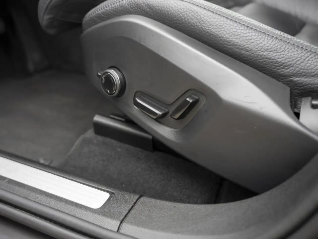 Volvo XC60 AWD Dark Plus