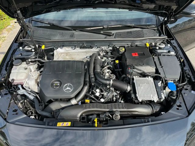 Mercedes-Benz CLA 180 AMG Line Coupé