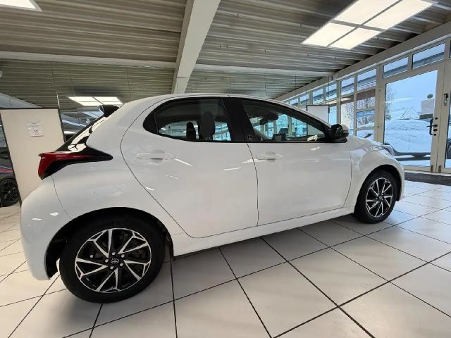 Toyota Yaris Hybride Team D