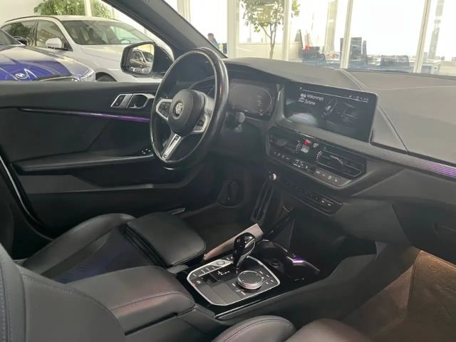 BMW 118 118i 5-deurs M-Sport Sedan