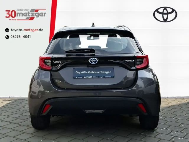 Toyota Yaris Hatchback Hybride Team D