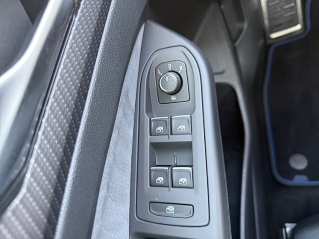 Volkswagen Golf 2.0 TSI Golf VIII