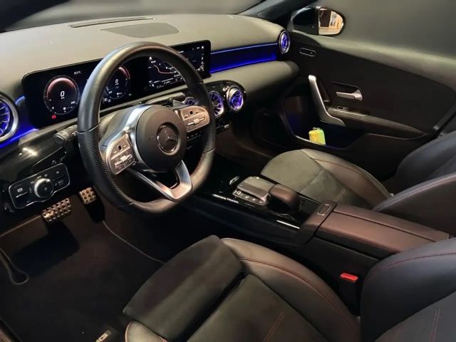 Mercedes-Benz A 250 A 250 e AMG Line