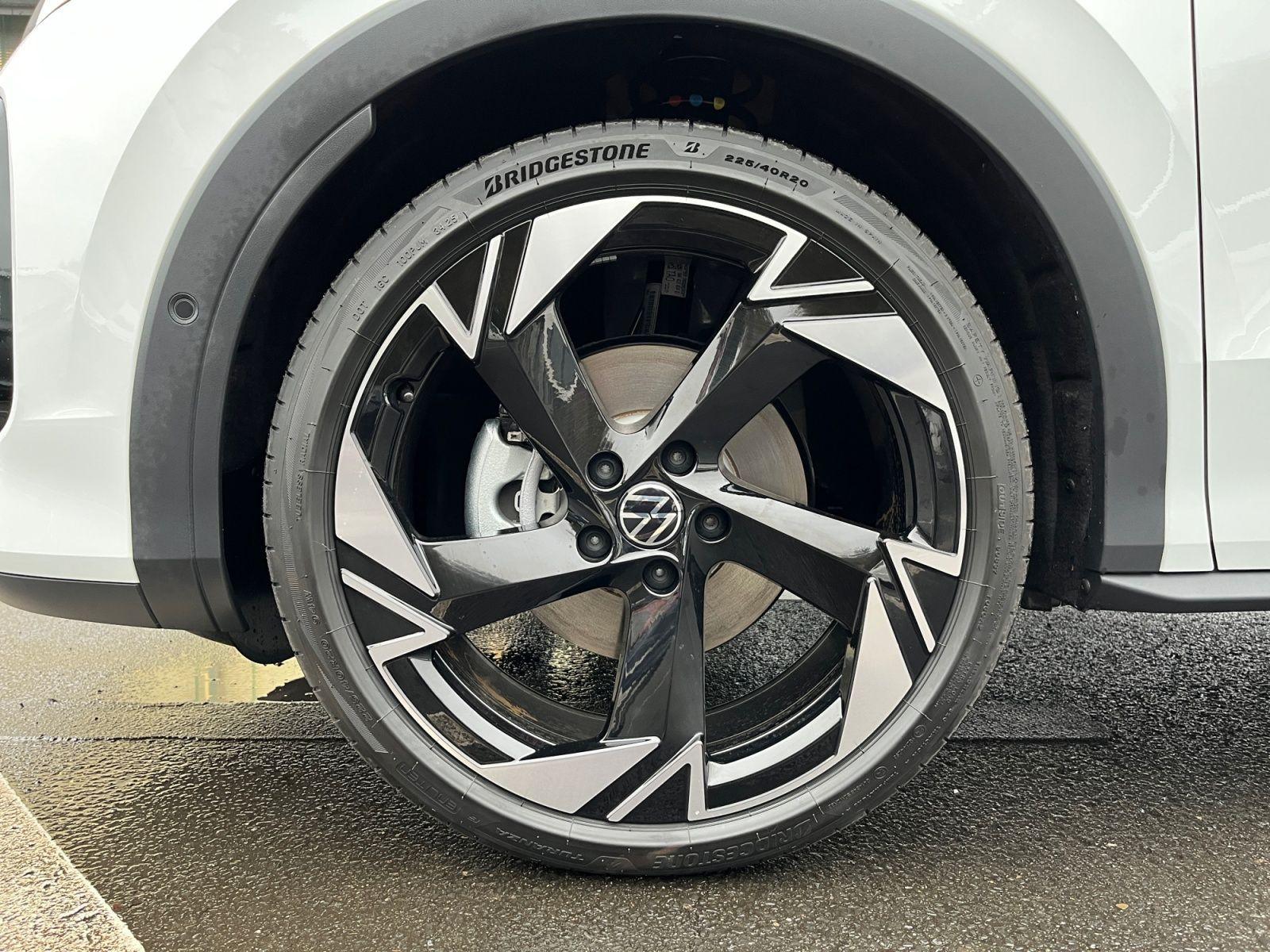 Volkswagen T-Roc 1.5 eTSI DSG IQ.Drive R-Line