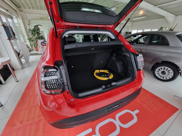 Fiat 600e Elektro 115kW (156PS) 54 kWh "RED"