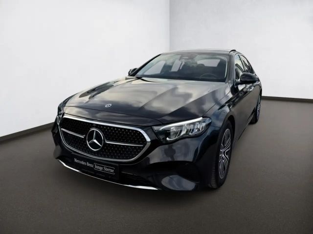 Mercedes-Benz E 220 AVANTGARDE E 220 d Sedan