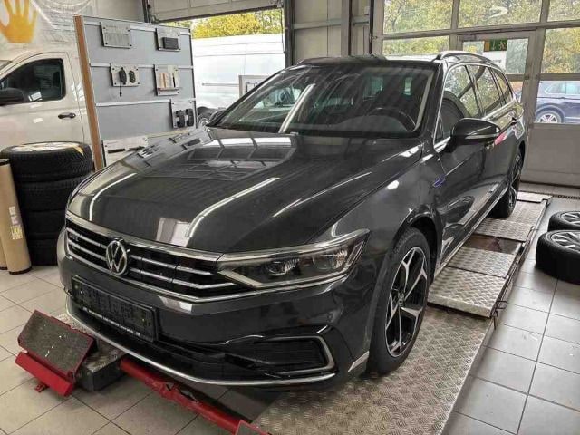 Volkswagen Passat GTE R-Line Variant