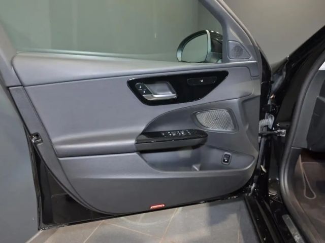 Mercedes-Benz C 200 AVANTGARDE C 200 d Estate