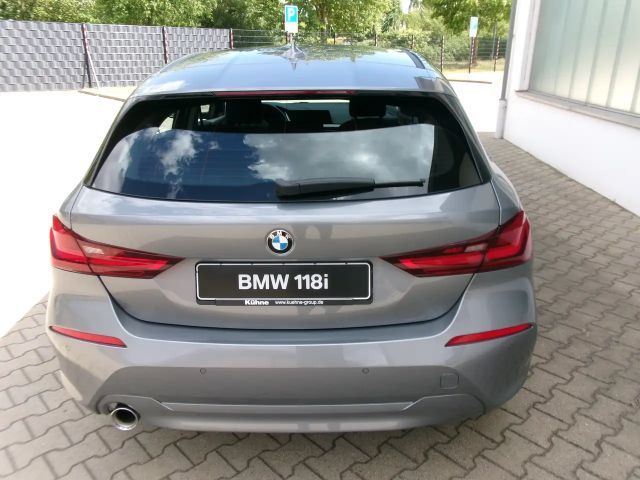 BMW 118 Sedan