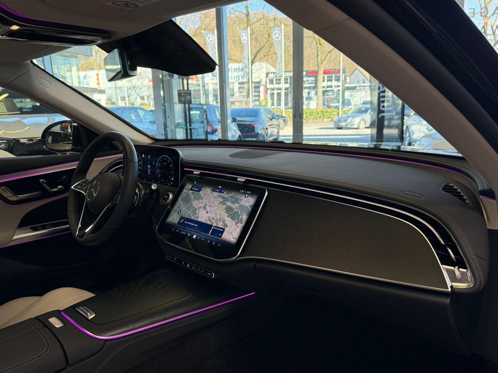 Mercedes-Benz E 200 AVANTGARDE Sedan