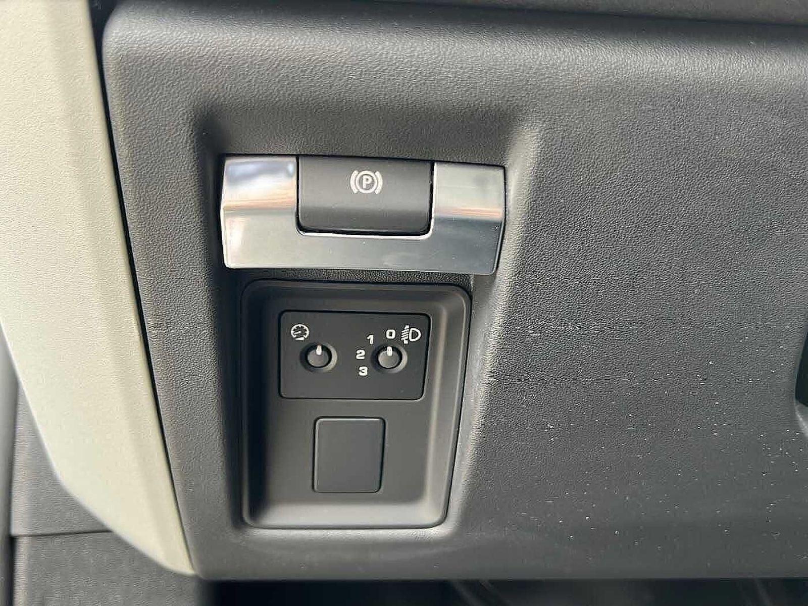 Land Rover Defender Dynamic S