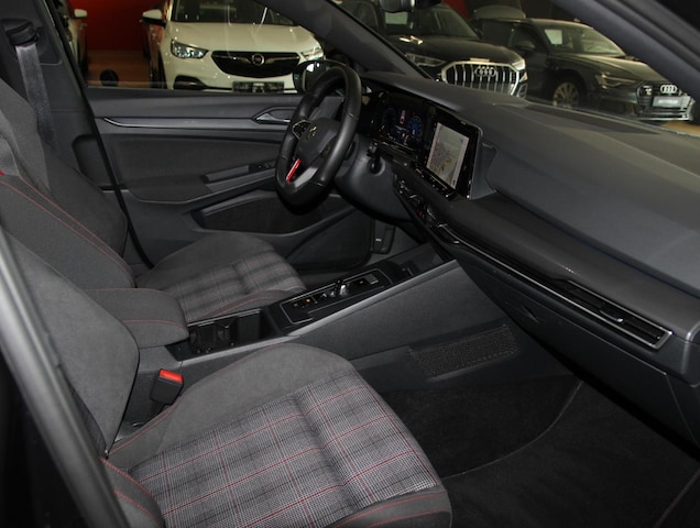 Volkswagen Golf 2.0 TSI DSG