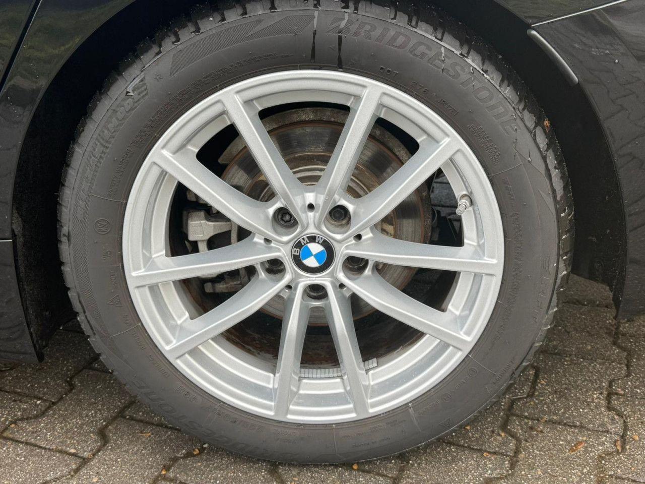 BMW 320 320d M-Sport Touring xDrive