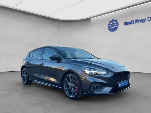 Ford Focus EcoBoost ST Line