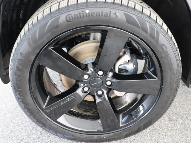 Land Rover Defender 110 Dynamic SE