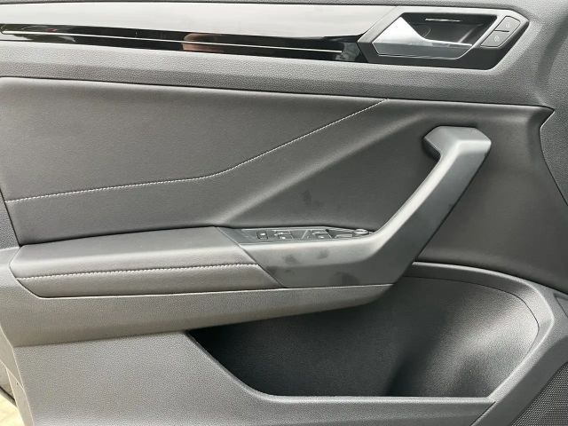 Volkswagen T-Roc 1.5 TSI DSG R-Line