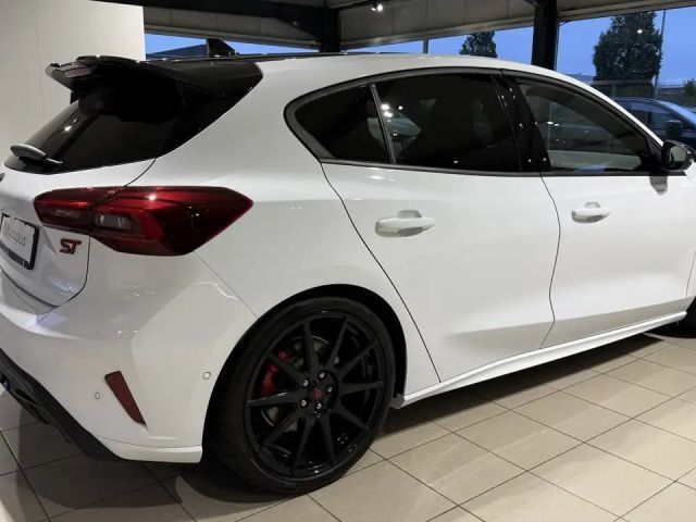 Ford Focus ST Line