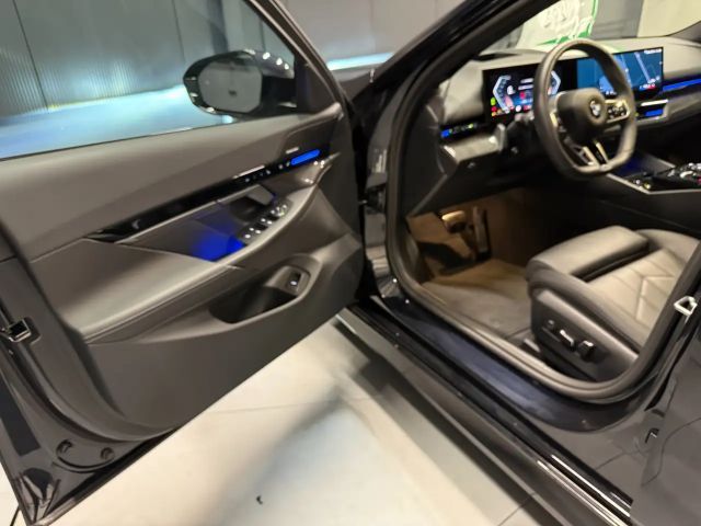 BMW 520 520d M-Sport Touring