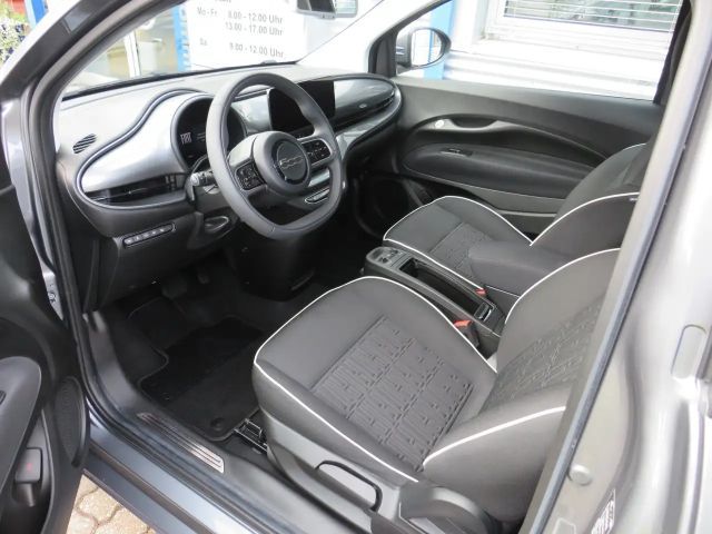 Fiat 500e 500e 42kWh Komfort&Stely Paket PDC Kamera ALU