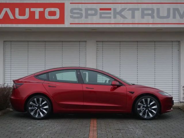 Tesla Model 3 AWD Long Range