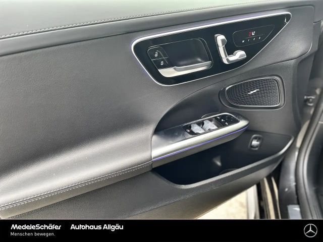 Mercedes-Benz C 200 AMG Line Sedan